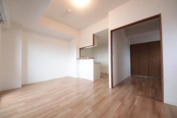 居室(おしゃれなリビングです)