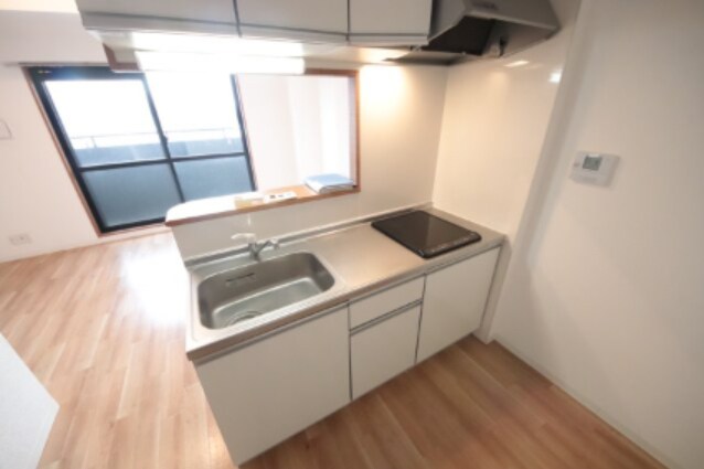 物件内観写真7　(コンパクトなキッチンで掃除もラクラク)