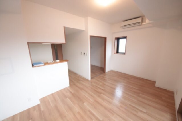 物件内観写真17　(ゆったり過ごせる居間です)