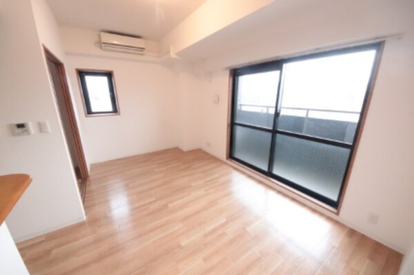 居室(ゆったり過ごせるリビングです)