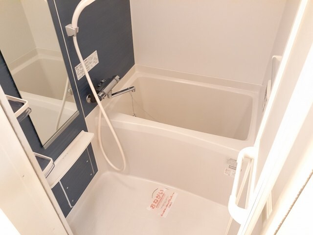 物件内観写真6　(きれいなお風呂です)