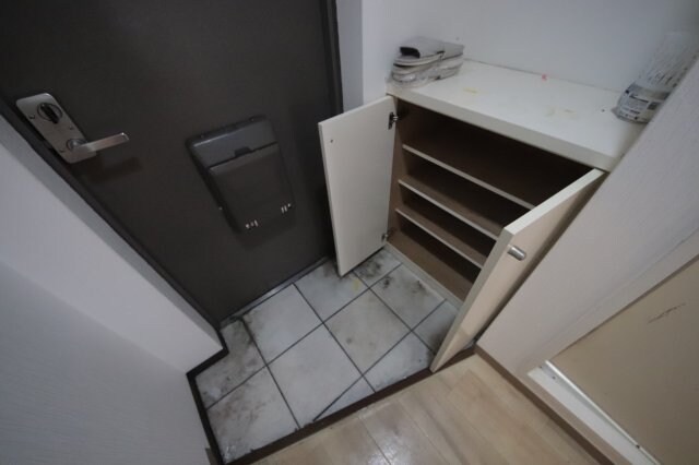 物件内観写真8　(大きなスペースがあり、収納には困りません)