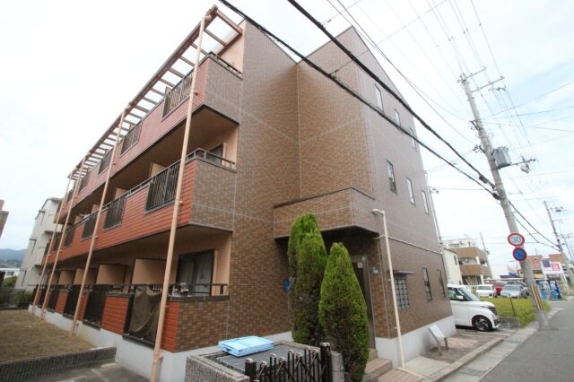 物件外観写真1　(おしゃれな外観です)