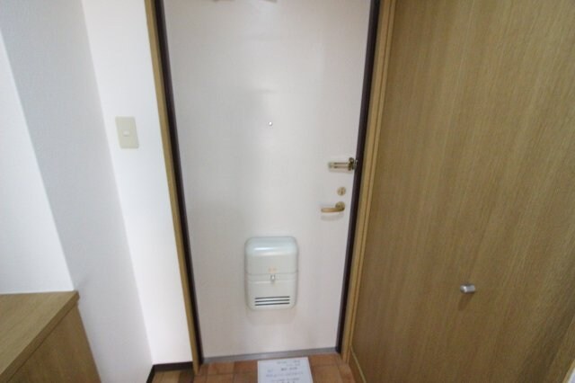 物件内観写真8　(きれいな玄関です)