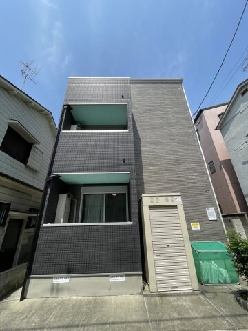 物件外観写真1　(外観もきれいです)