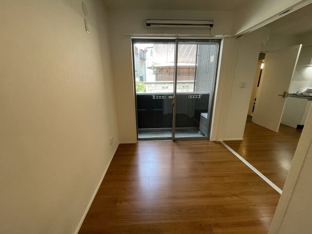 物件内観写真5　(リビングです)