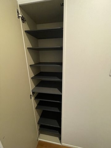 物件内観写真12　(ゆったりとした玄関です)