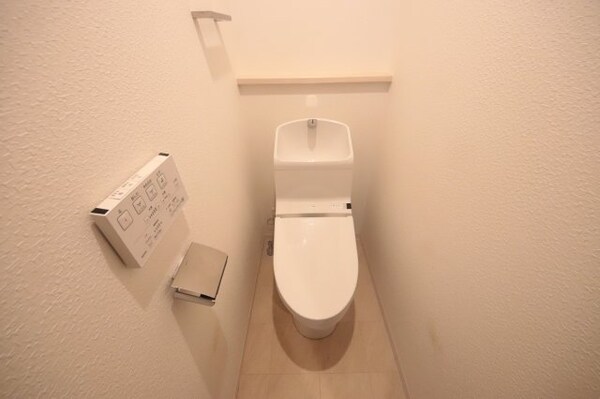 トイレ(シンプルで使いやすいトイレです)