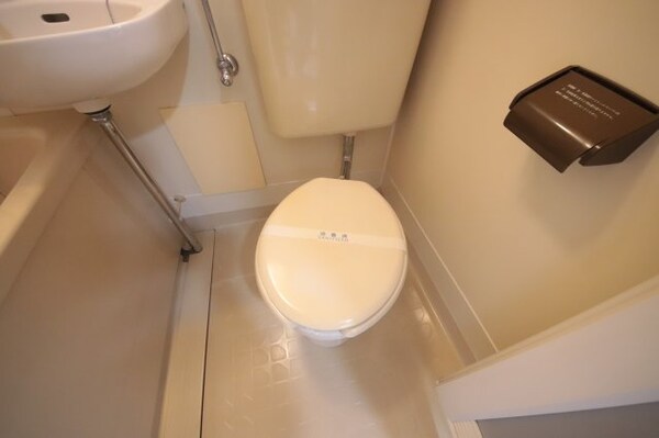 トイレ(コンパクトで使いやすいトイレです)
