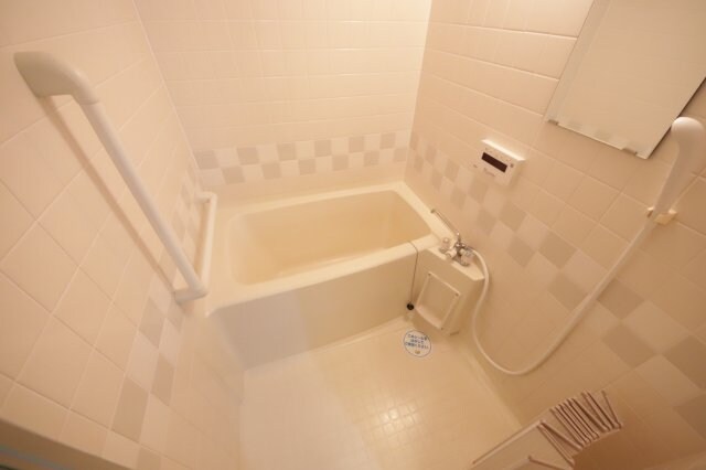 物件内観写真4　(お風呂で日々の疲れを落としましょう)