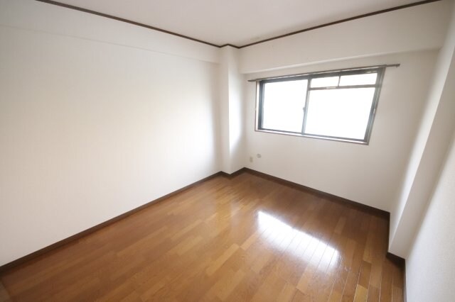 物件内観写真11　(落ち着いて過ごせるお部屋なので、寝室にいかがでしょうか)