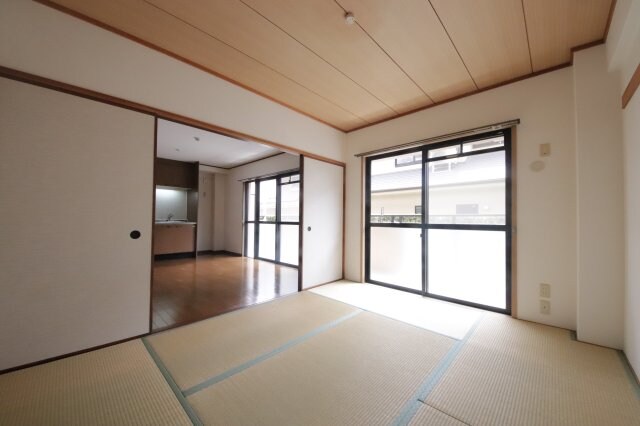 物件内観写真21　(落ち着いた雰囲気の和室付きです)