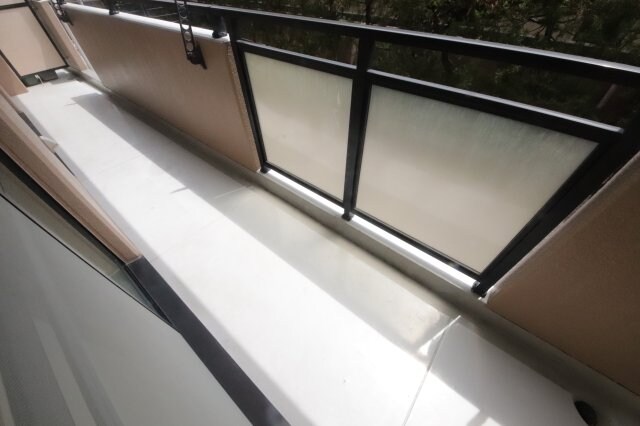 物件内観写真29　(バルコニーからの眺めを楽しみながら食事をしませんか)