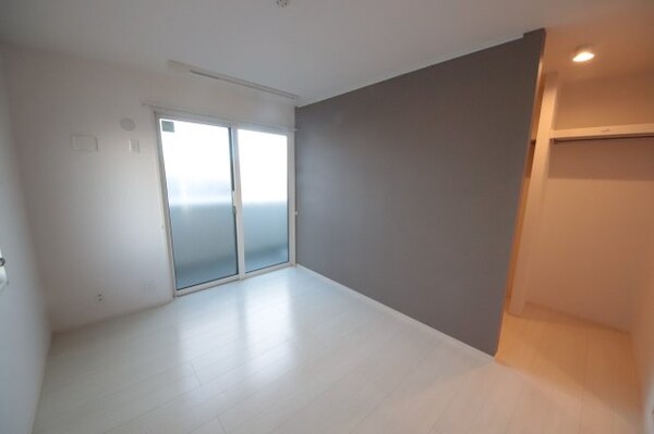 居室(ゆったりとした居間です)