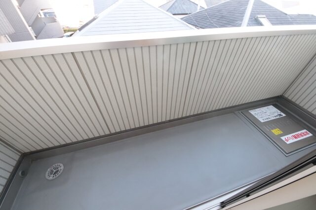 物件内観写真14　(お洗濯にも便利なバルコニー付き)