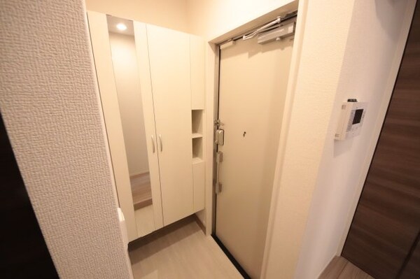 玄関(明るい玄関です)