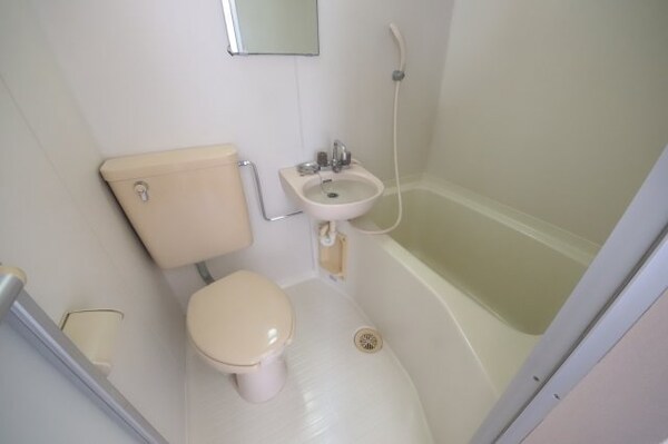 浴室(きれいなお風呂です)