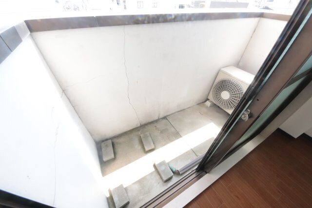 物件内観写真9　(広々としたバルコニーです)