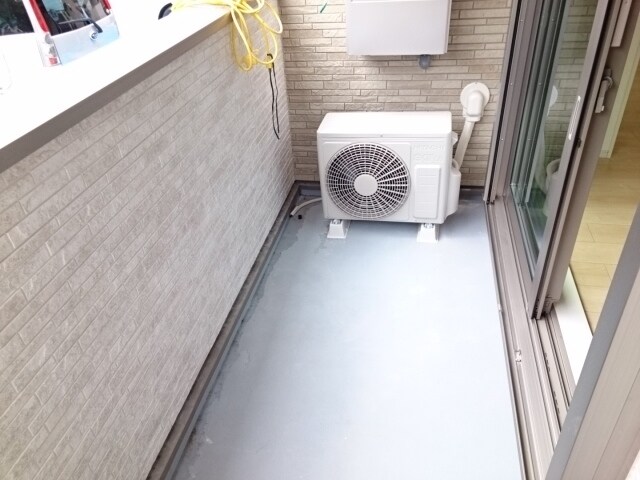 物件内観写真13　(バルコニーがあります)