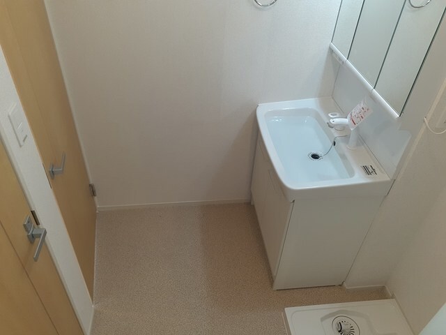 物件内観写真8　(洗面所です)