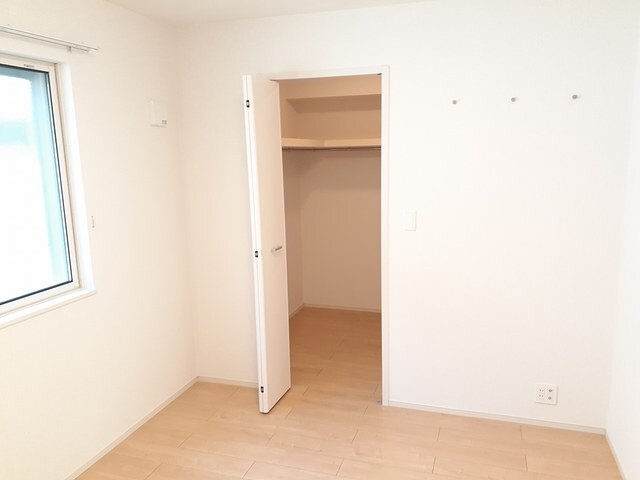 物件内観写真10　(収納スペース豊富です)
