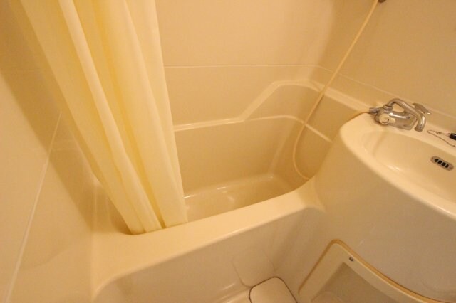 物件内観写真10　(コンパクトで使いやすいお風呂です)