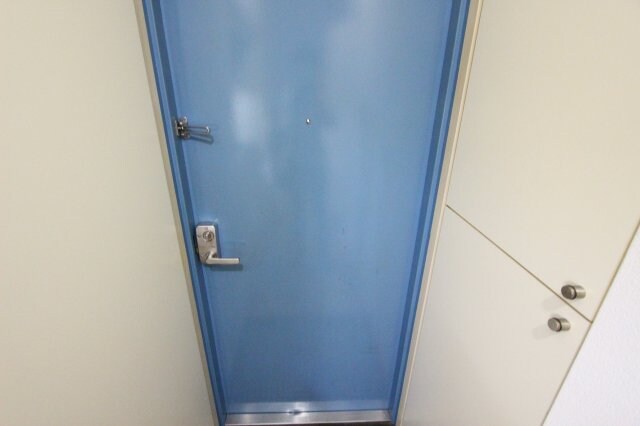 物件内観写真22　(明るい玄関です)