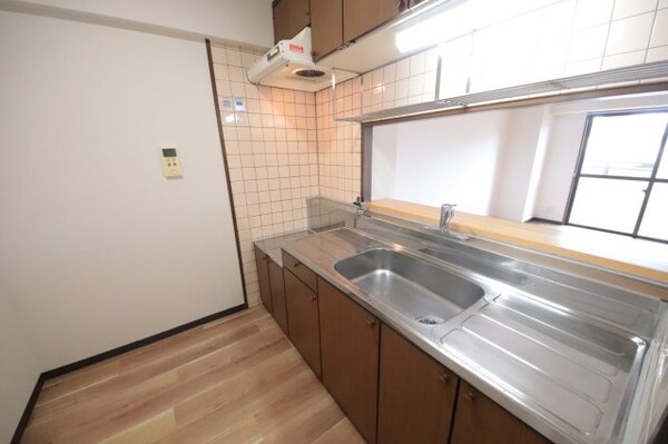 キッチン(キッチンでお料理をお楽しみください)