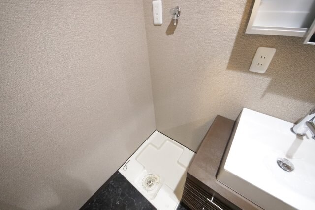 物件内観写真12　(忙しい朝には欠かせない洗面所です)