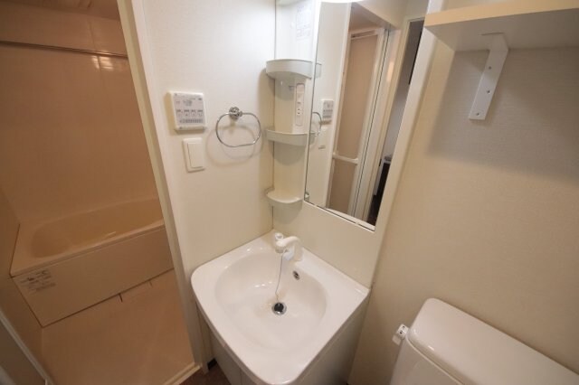 物件内観写真14　(忙しい朝には欠かせない洗面所です)