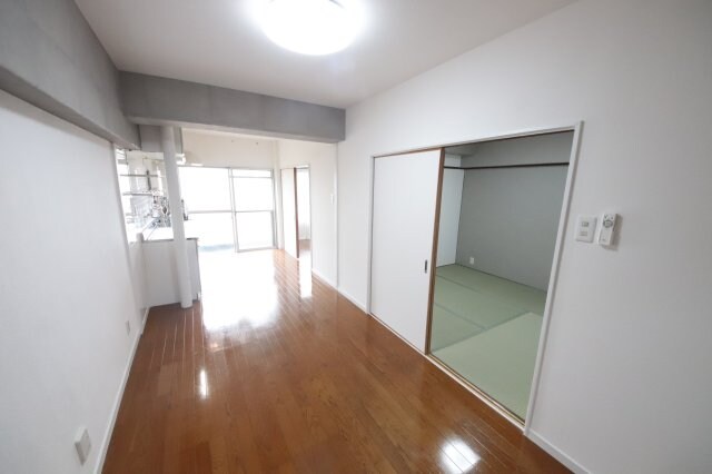 物件内観写真3　(居間です)