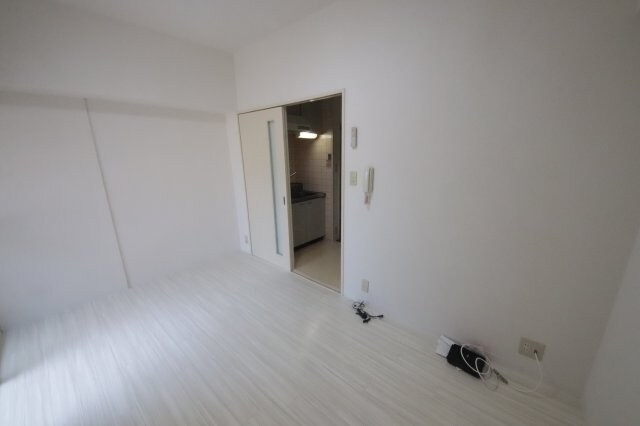 物件内観写真14　(ゆったりとしたリビングです)