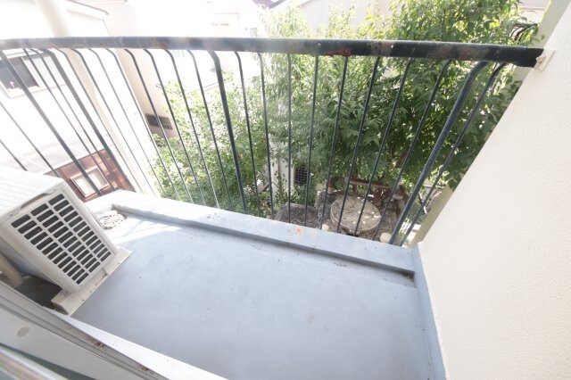 物件内観写真20　(暖かな日差しのふりそそぐバルコニー)