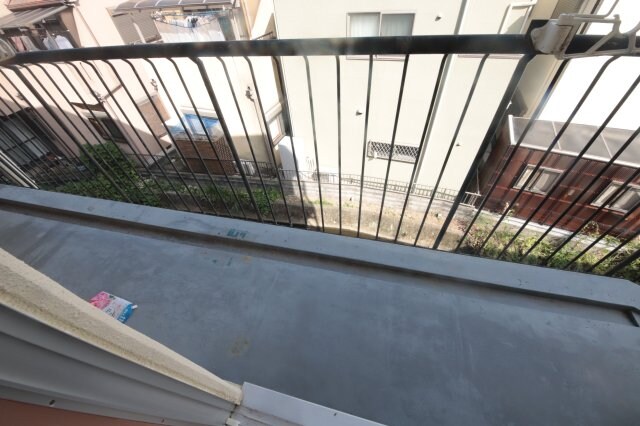 物件内観写真21　(外からの目が気にならないバルコニーで洗濯物が干せます)