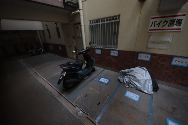 物件外観写真2　(駐車場完備です)