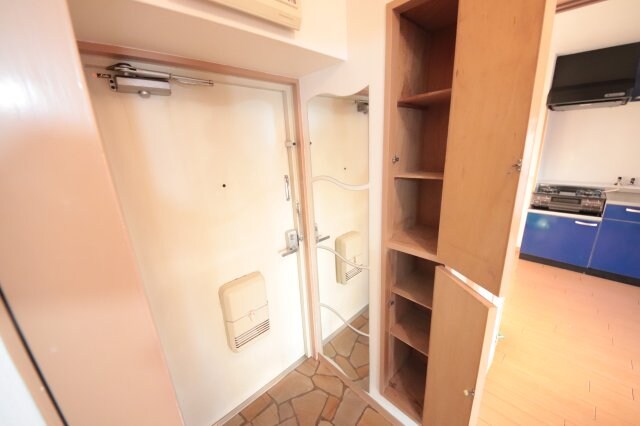 物件内観写真7　(きれいな玄関です)