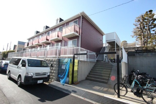 物件外観写真1　(きれいな外観です)