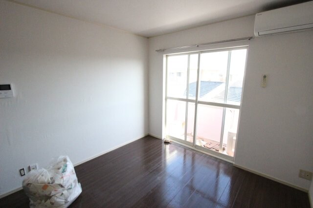 物件内観写真14　(リビングです)