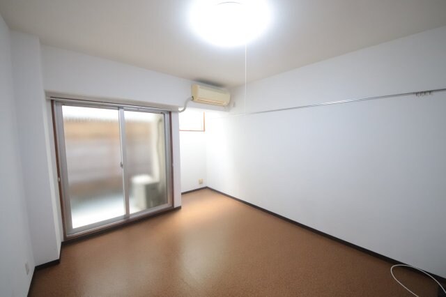 物件内観写真19　(使いやすい居間です)