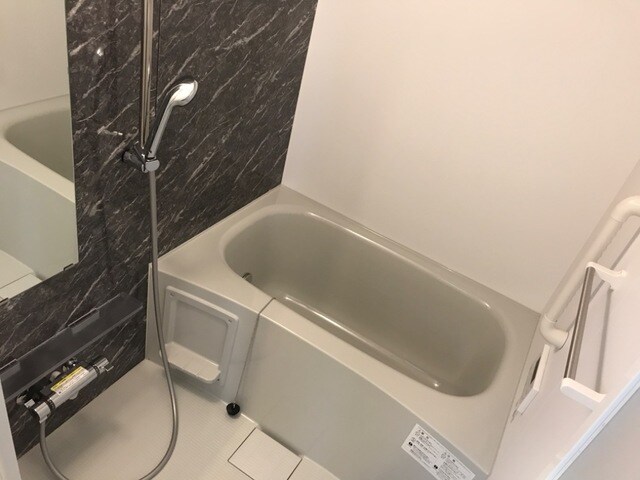物件内観写真6　(日々の暮らしに欠かせないお風呂です)