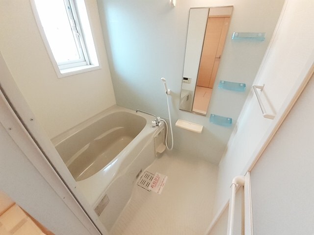 物件内観写真6　(ゆったり過ごせるお風呂です)