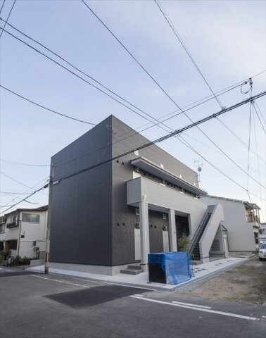 物件外観写真1　(外観もきれいです)