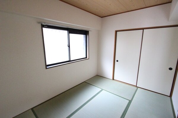 和室(い草の香りが落ち着く素敵な和室です)