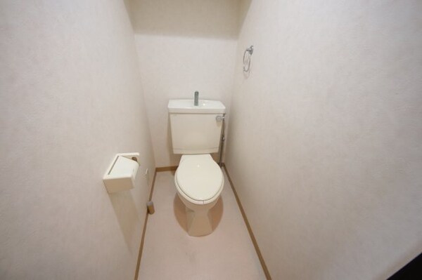 トイレ(コンパクトで使いやすいトイレです)