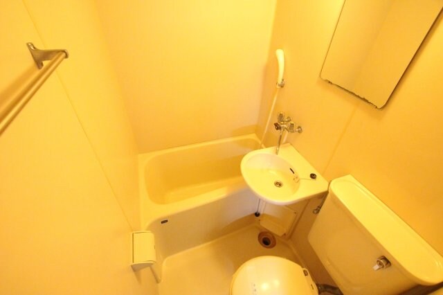 物件内観写真8　(落ち着いた空間のお風呂です)