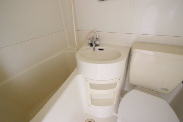 物件内観写真10　(きれいなお風呂です)