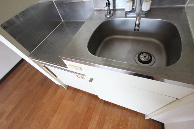 物件内観写真13　(コンパクトなキッチンで掃除もラクラク)