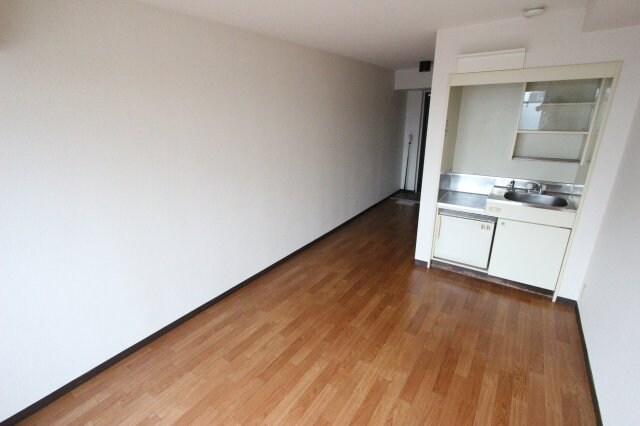 物件内観写真15　(ゆったりとしたリビングです)