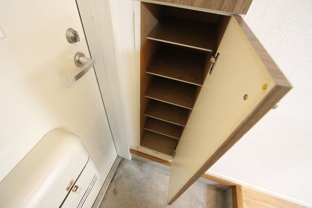 物件内観写真8　(収納があります)