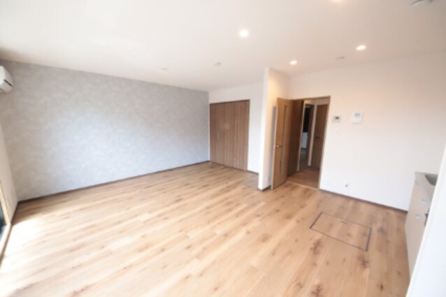 物件内観写真6　(リビングです)